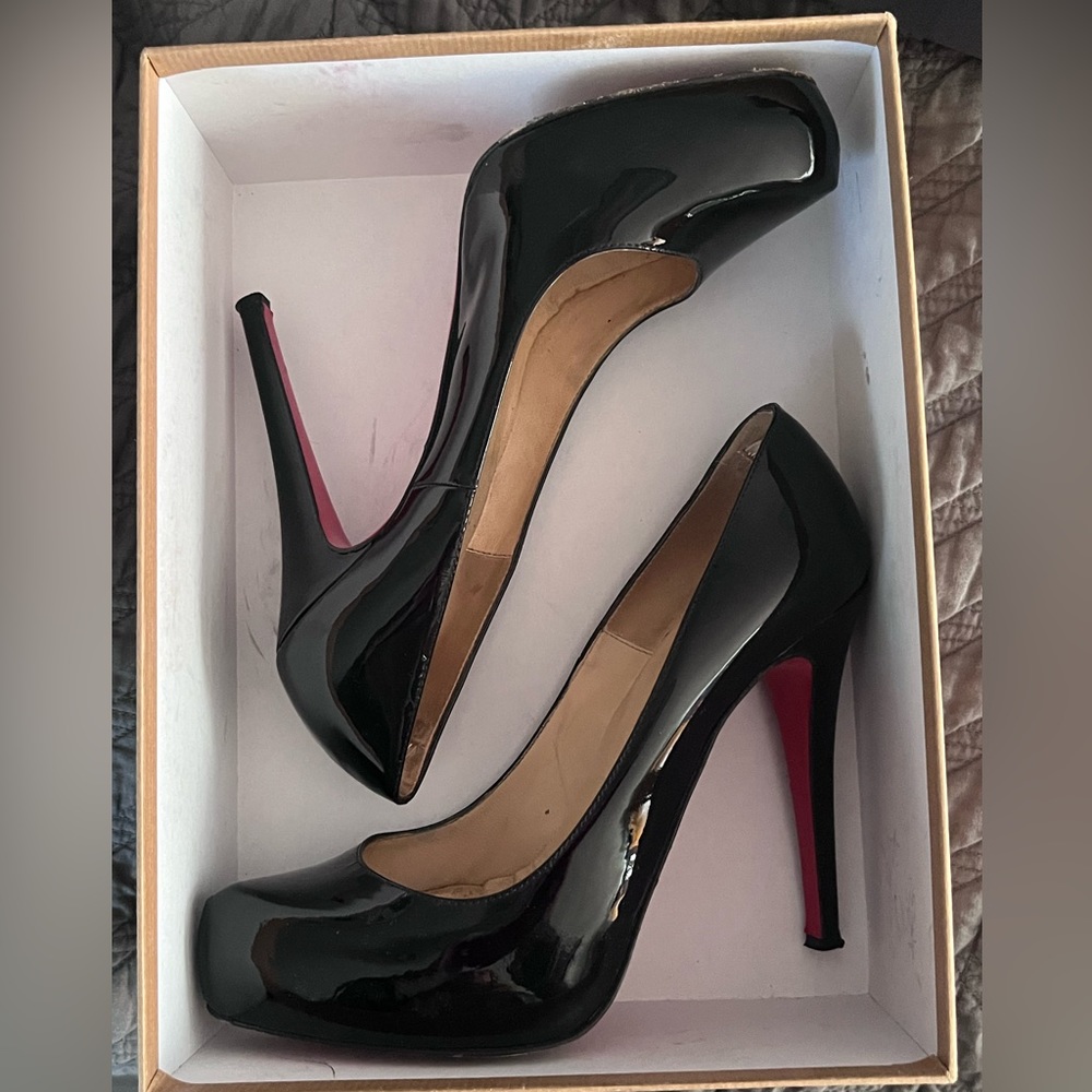 Christian Louboutin Rolando Pumps Black patent leather